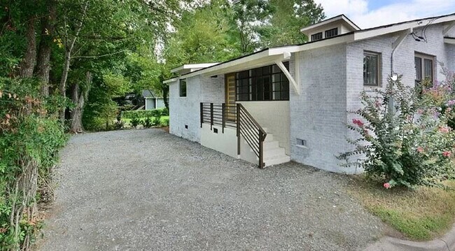 Building Photo - 1504 Fayetteville St