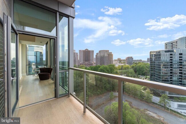 Building Photo - 7887 Jones Branch Dr