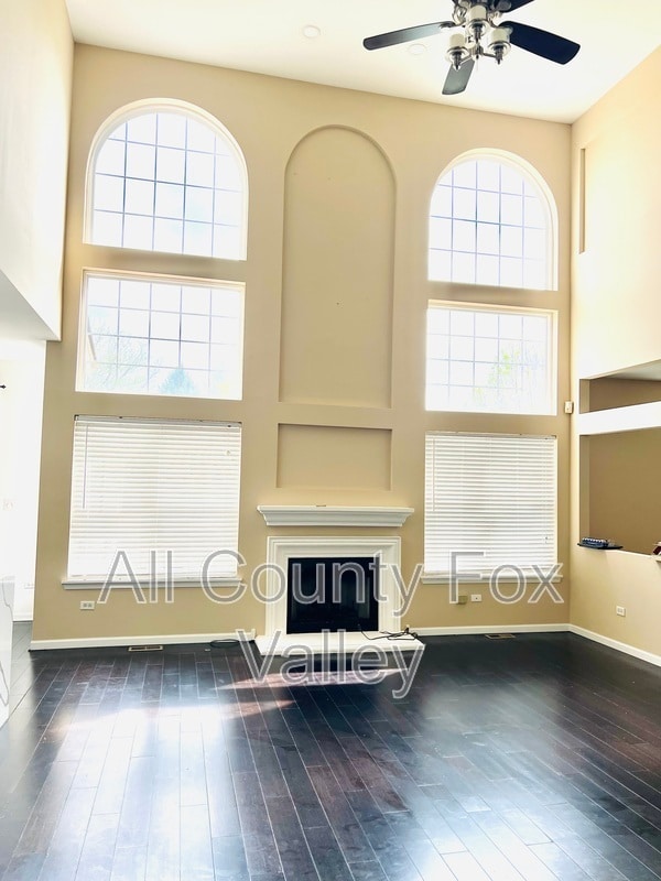 Building Photo - 2080 Mark Cir