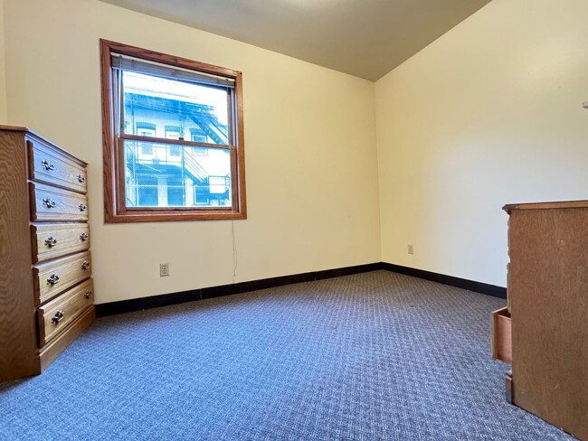 Building Photo - 408 N Frances St