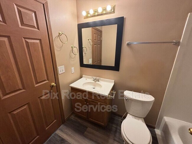 Building Photo - 3821 Cavanaugh Rd