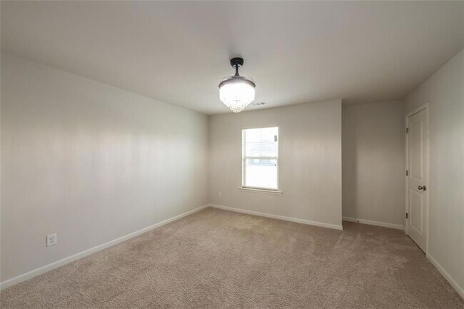 Building Photo - 4013 Park Ln