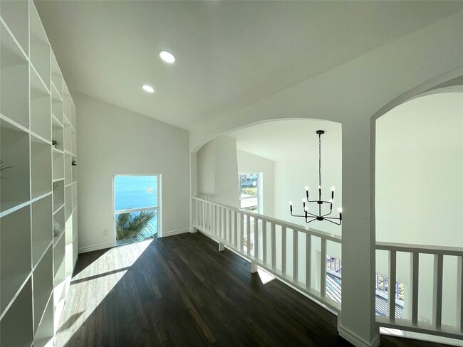 Building Photo - 1031 15th St