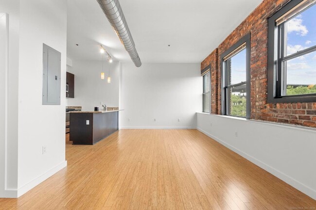 Building Photo - 881 Lafayette Blvd