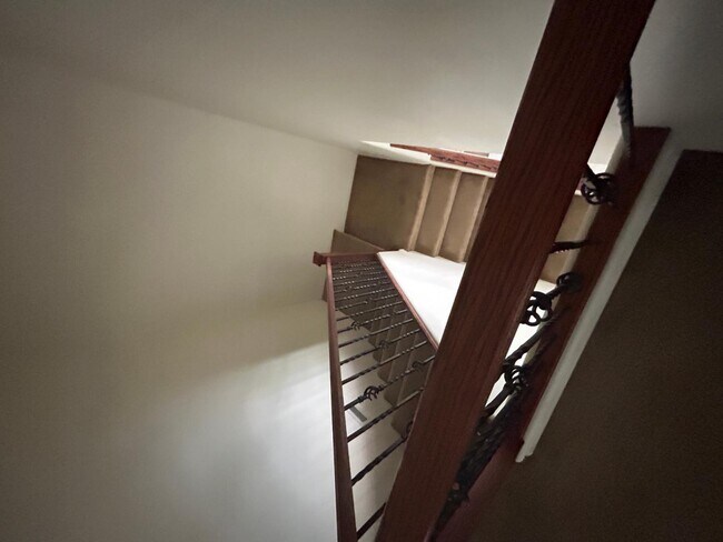 Building Photo - 5537 W Desert Hollow Dr