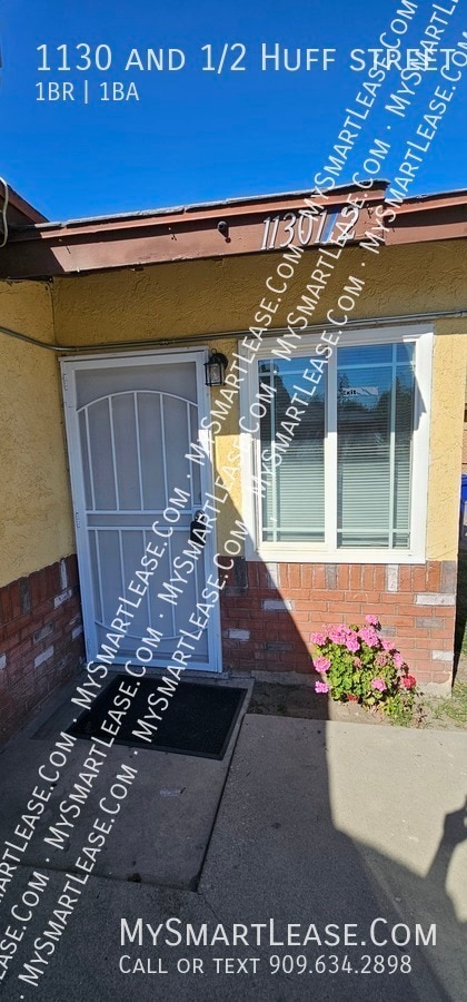 Building Photo - 1164 1/2-and 1/2 Huff St W