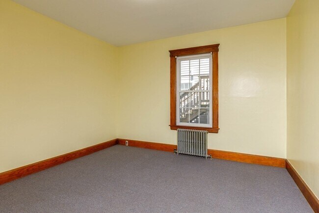 Building Photo - 112 Greenwood St
