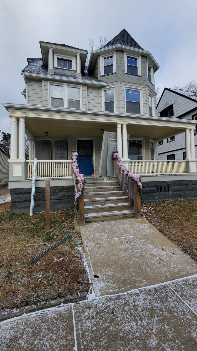 Front - 1606 E 85th St