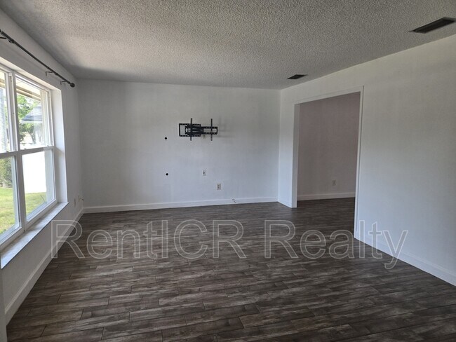 Building Photo - 1530 Fife Ct