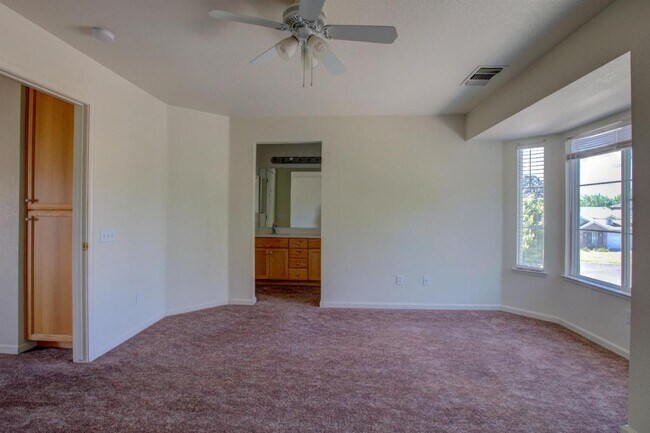 Building Photo - 4076 Sage Way