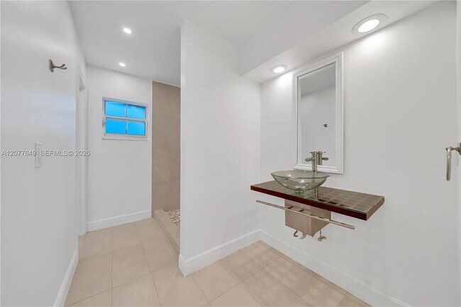 Building Photo - 6352 SW 112th Pl