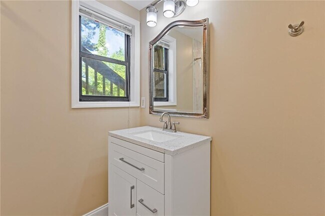 Building Photo - 4811 Nevilly Way