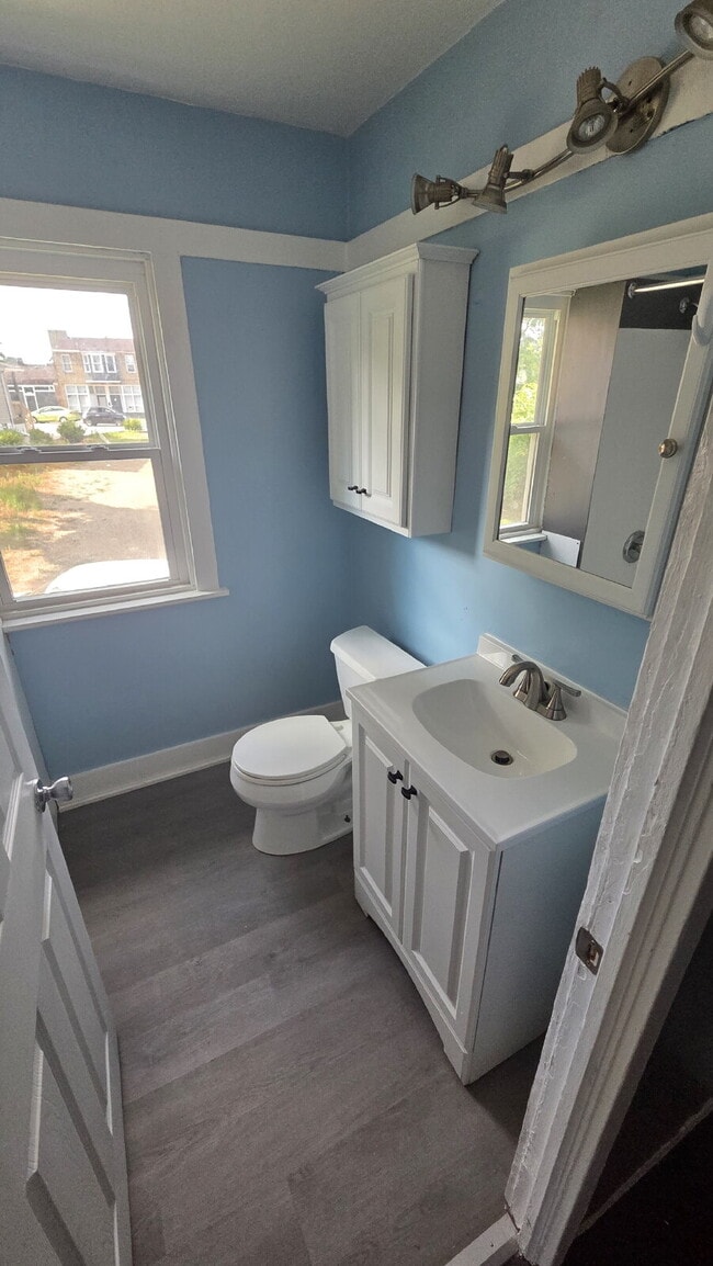Building Photo - "2-Bedroom with Air Conditioning!"