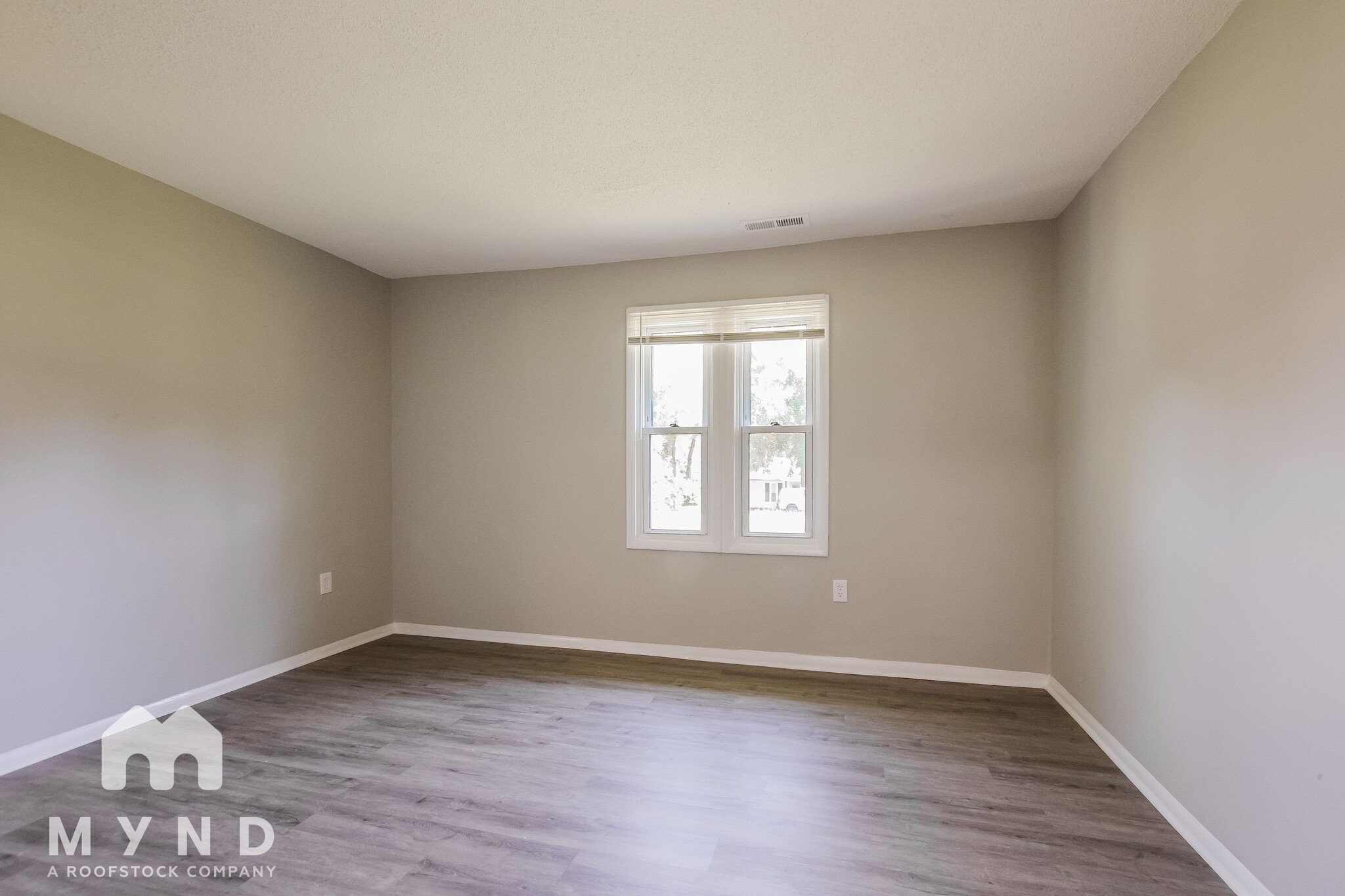 Building Photo - 8401 Clear Meadow Ln