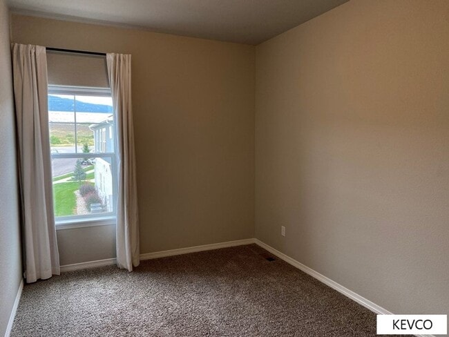 Building Photo - Townhouse with a View of the Foothills