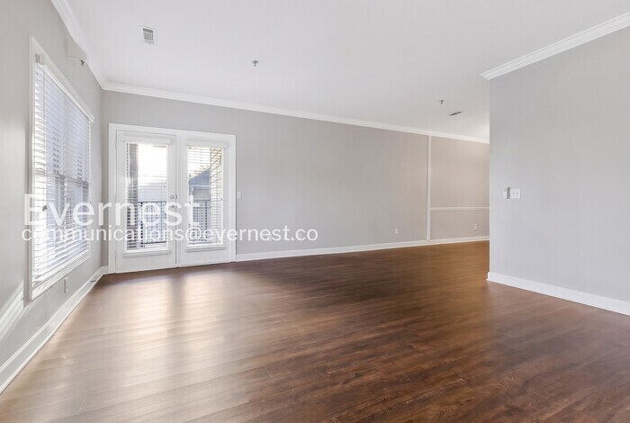 Building Photo - 116 31st Ave N