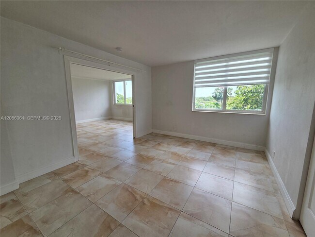 Building Photo - 9001 SW 77th Ave