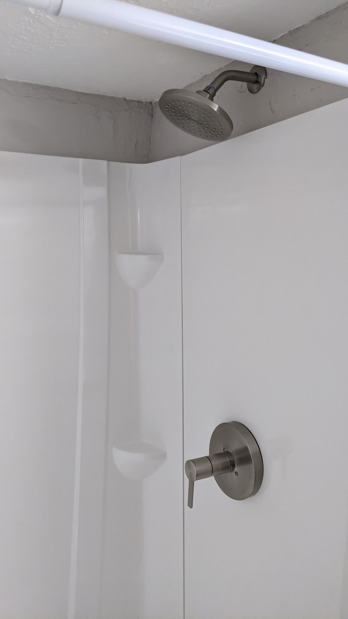 down bath shower - 6745 Middlebrook Blvd