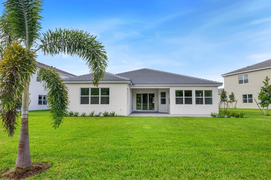 Building Photo - 15144 Wildwood Cir