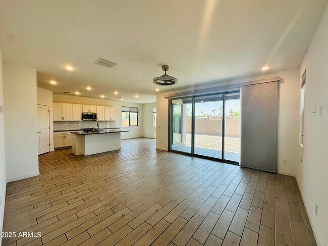 Building Photo - 7425 W Nicolet Ave