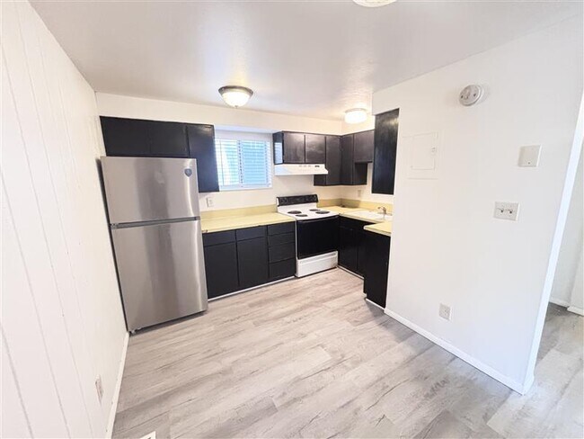 Building Photo - 325 W 100 S