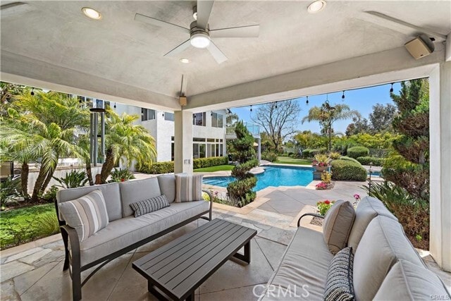 Building Photo - 25606 Stratford Pl