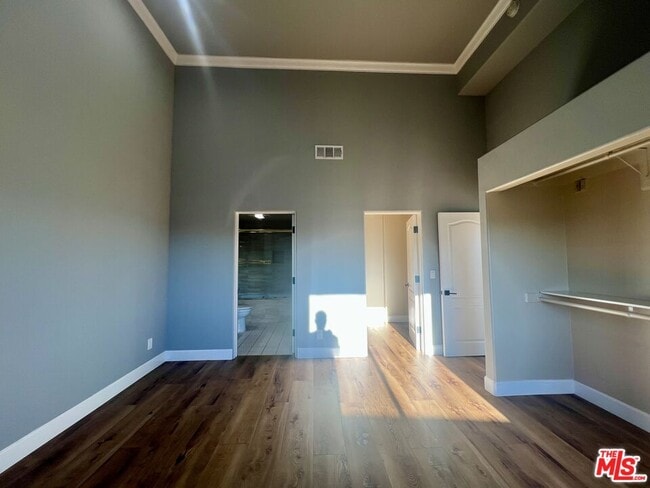 Building Photo - 390 S Sepulveda Blvd