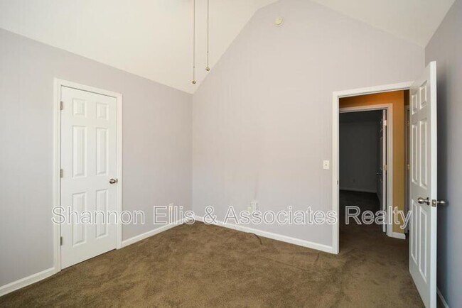 Building Photo - 137 Baywood Crossing