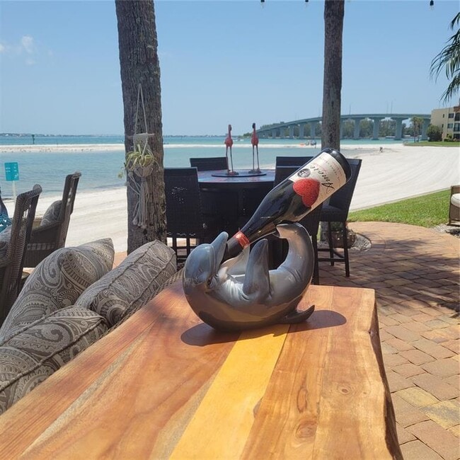 Building Photo - 865 S Gulfview Blvd