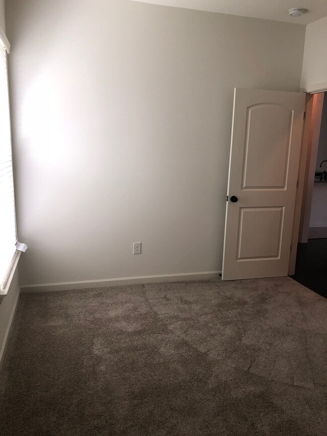 Building Photo - WATER FRONT PROPERTY! BEAUTIFUL 3BD/2BA HOME!