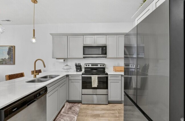 Building Photo - 1965 N 3410 W