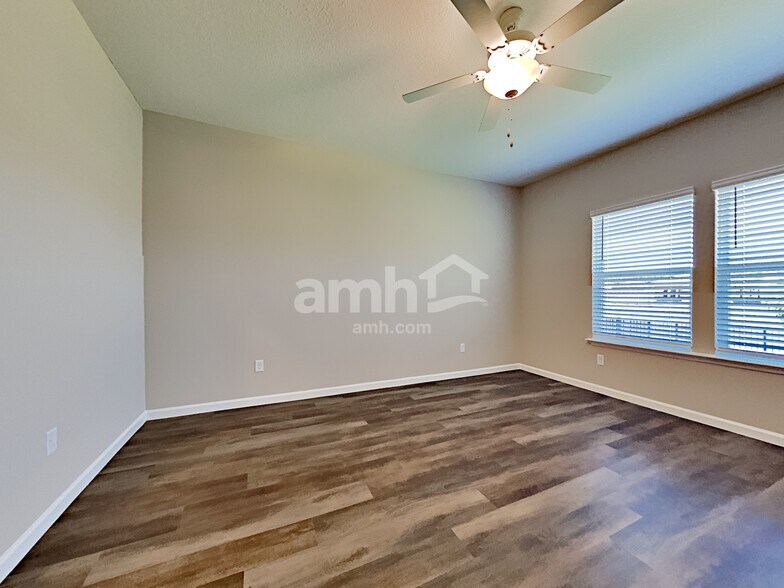 Building Photo - 300 Anastasia Park Rd