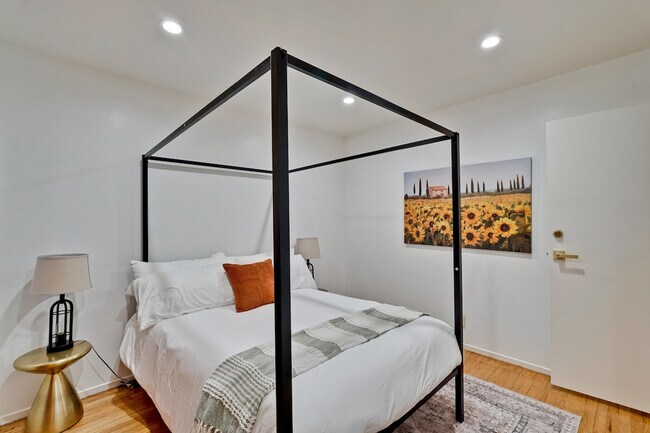 Building Photo - 6402 Tamalpais Ave
