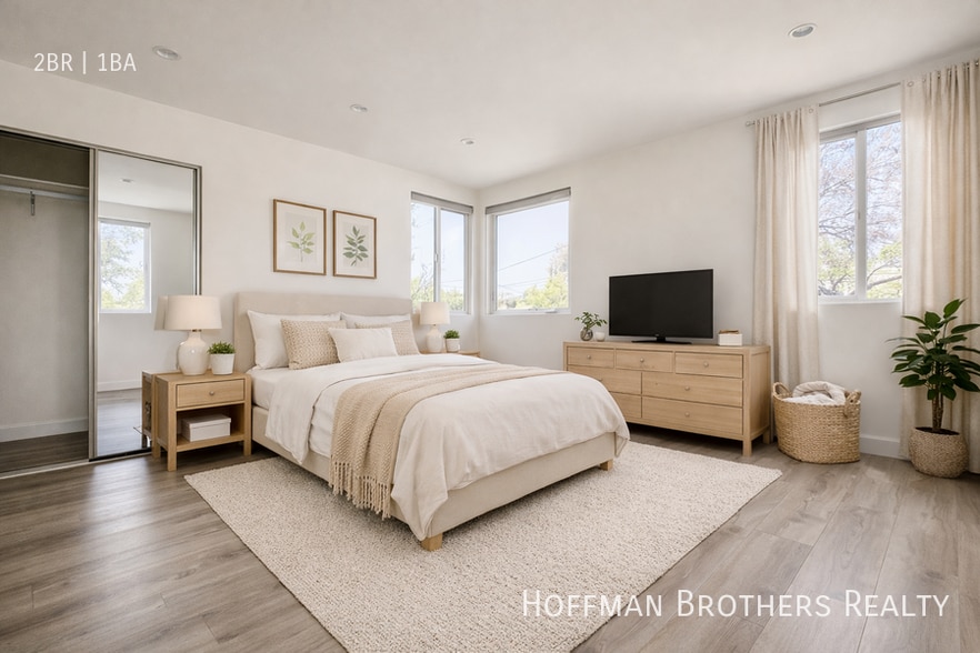 Building Photo - 727 Silver Lake Blvd