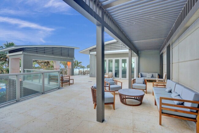Building Photo - 3100 N Ocean Dr