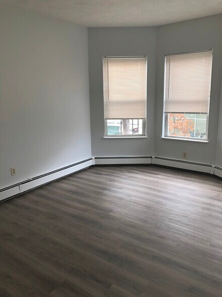 Building Photo - 122 Berkshire St