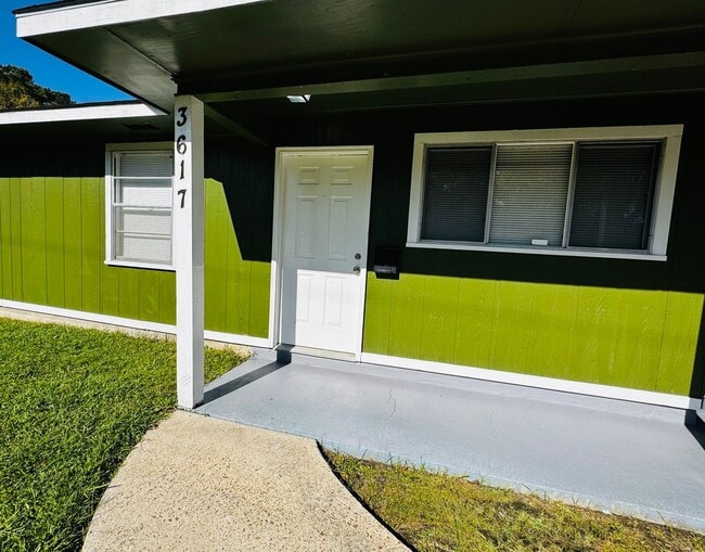 Building Photo - 3617 Clayton Dr