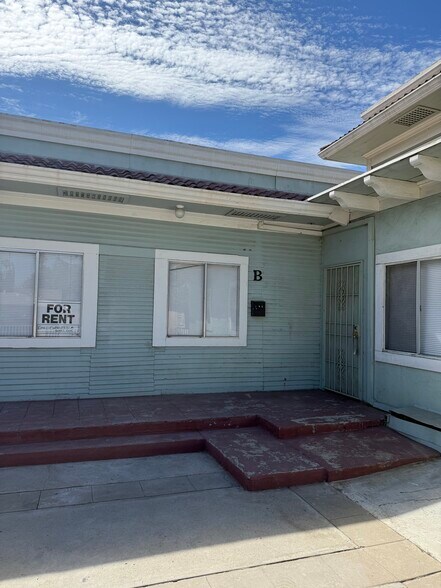 Building Photo - 3360 Fairmount Blvd
