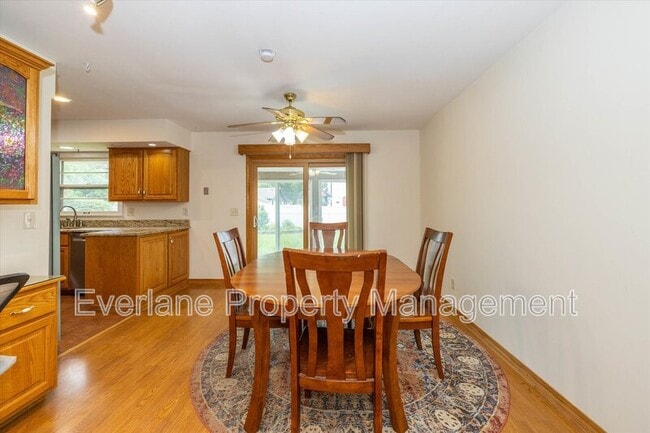 Building Photo - 647 Alwyne Rd