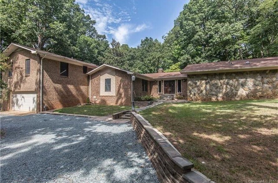 Building Photo - 2320 Carson Drive