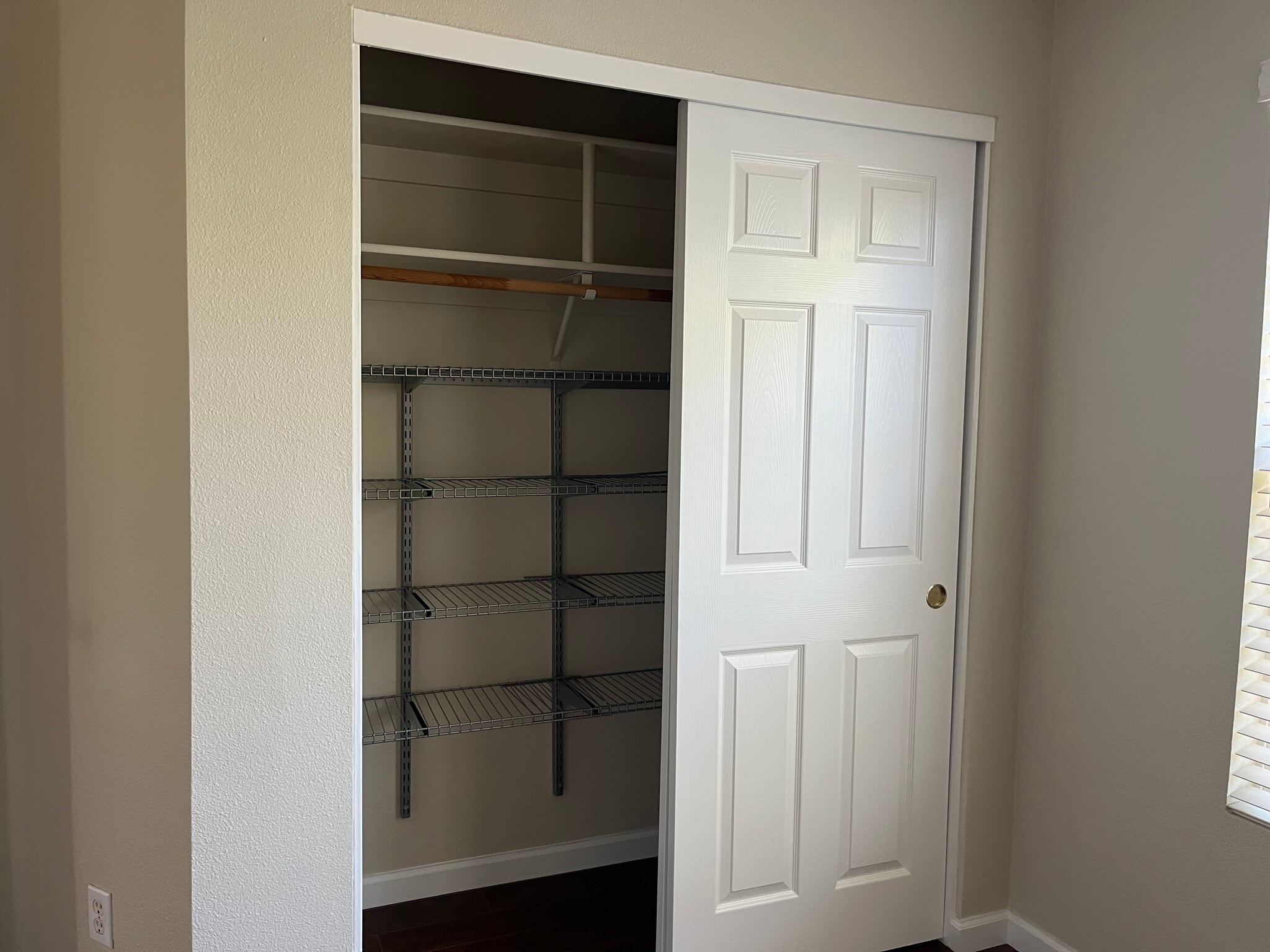 Closet - 3595 Madison Cmn