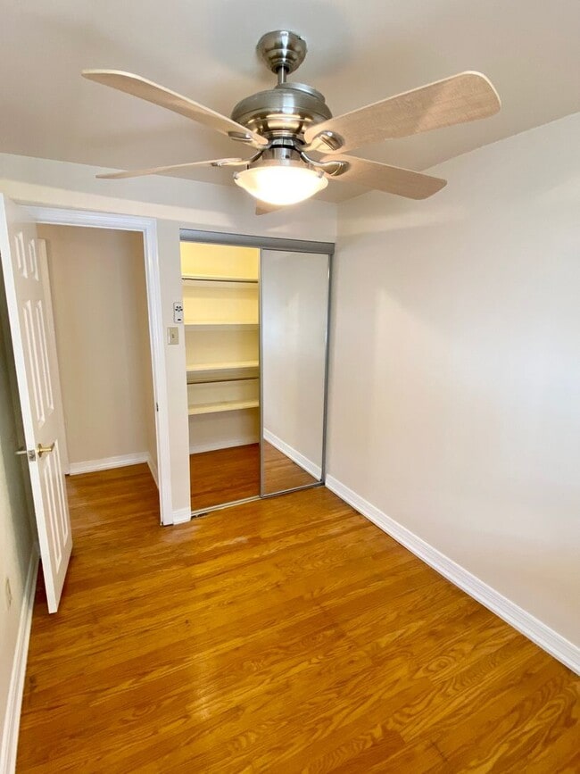 Building Photo - Stunning 2-Bedroom Townhouse in South Philadelphia Available August 1st!
