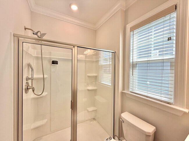 Building Photo - Stunning 5BD, 3BA Raleigh Home Within the ...