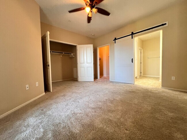 Building Photo - Sorrento Valley Second Story Corner Unit 3...
