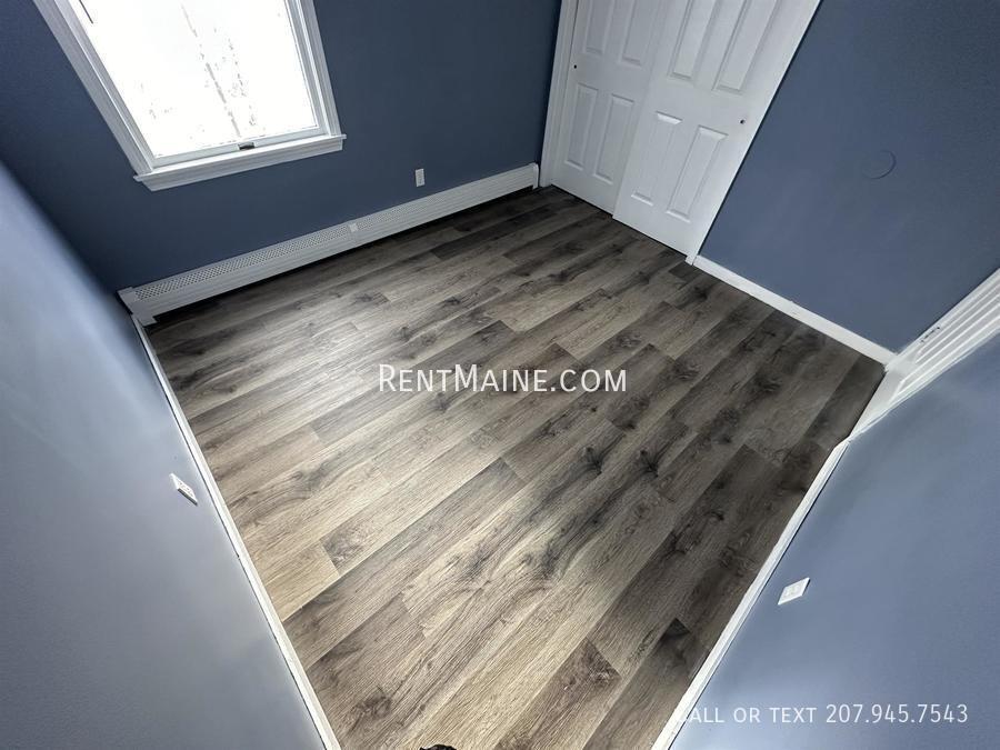 Building Photo - 114 Main Rd S