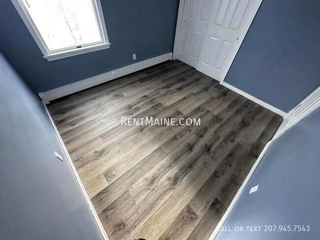 Building Photo - 114 Main Rd N