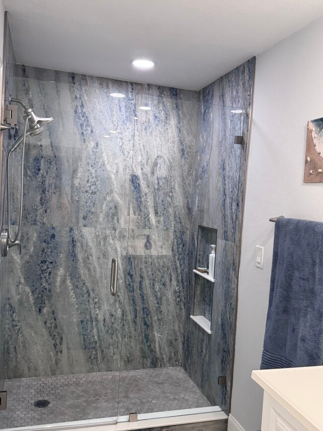 Building Photo - 3509b Avenida Madera