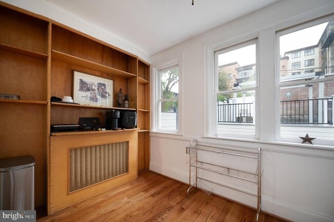 Building Photo - 1406 Lovering Ave