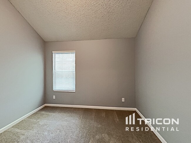 Building Photo - 4151 Ravenwood Ct