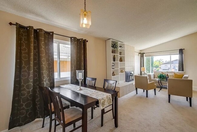 Building Photo - Charming 3 Bed 2 Bath In Spring Valley